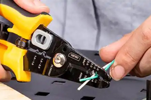 7 Ways on How To Strip A Wire: For Beginners and Pros